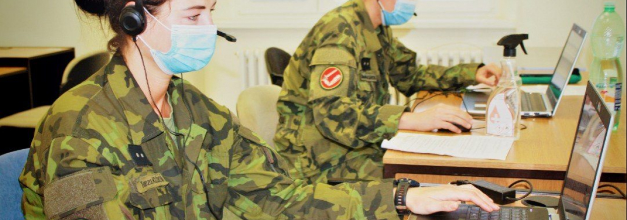 Před začátkem trasování absolvovali vojáci Čestné stráže podrobné školení organizované krajskou hygienickou stanicí.