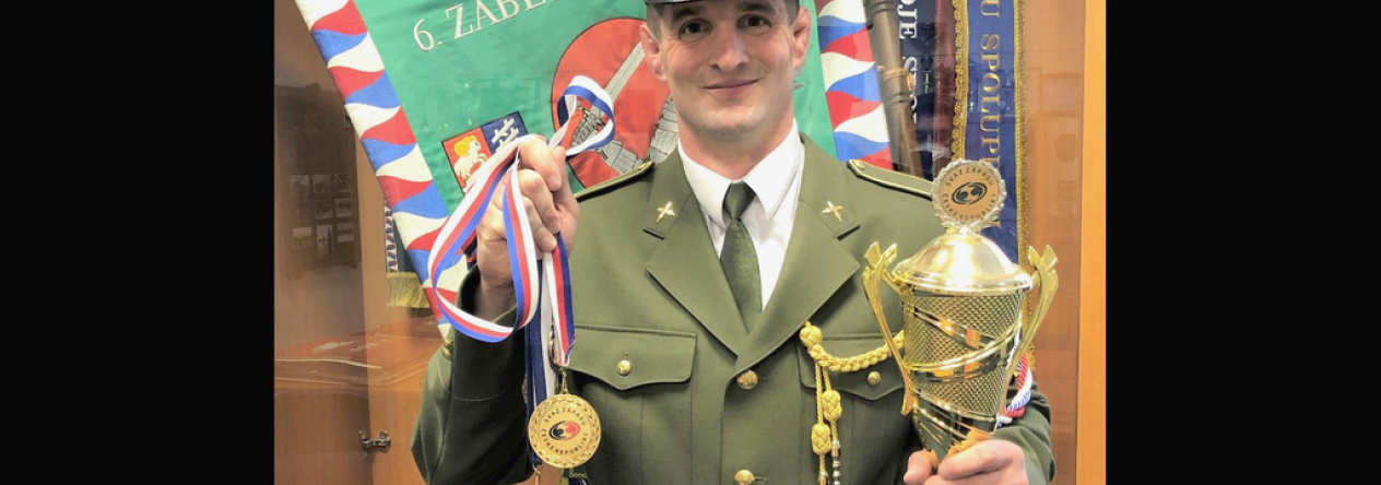 Příslušník Posádkového velitelství Praha svob. Pavel Powada