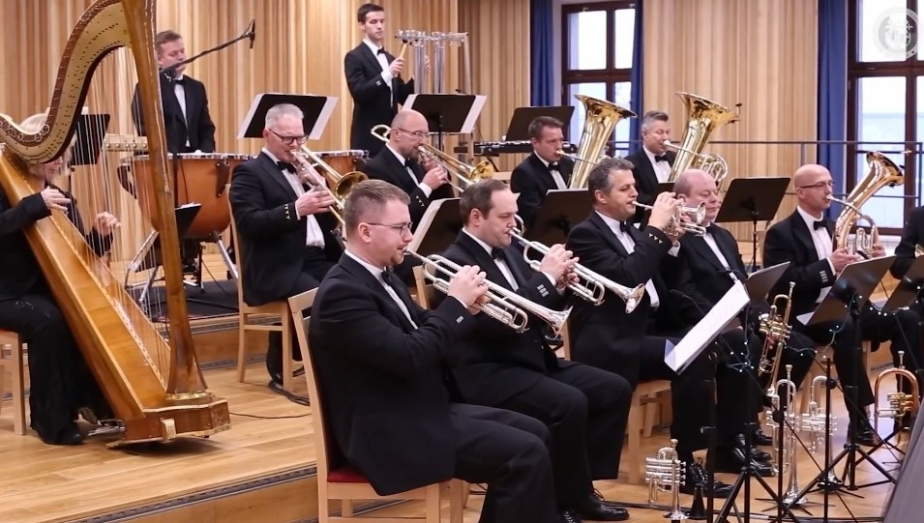 Orchestr ÚH při zkoušce akustiky ve Velkém sále