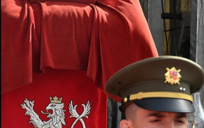 Klenot české gotiky pod dohledem Čestné stráže. Foto: Pavel Paluska