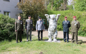 Závěrečné foto všech účastněných velitelů posádek hlavních měst.