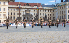Čestná stráž ozbrojených sil Maďarska Autor: četař Jan Hlaváč
