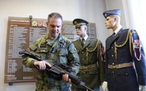 Při udržbě zbraně CZ 805 Bren A1 musí být člověk důsledný a precizní. To mě na té práci baví nejvíc, dodává četař Průcha.