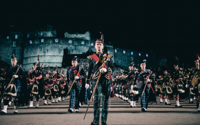 Oficiální propagační fotky Královského edinburského vojenského festivalu Autor: https://www.edintattoo.co.uk/