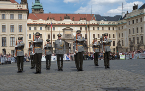 Čestná stráž ozbrojených sil Slovenska Autor: četař Jan Hlaváč