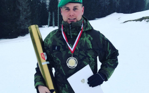 Čestná stráž sesbírala šest medailí z devíti možných, zde zlatý rotmistr Jiří Maryška.