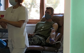 dostatečné zásoby krve pro pacienty s různými krevními skupinami je třeba pravidelně doplňovat
