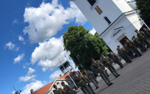 Exhibiční jednotka Čestné stráže AČR během nácviku.