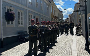 Exhibiční jednotka Čestné stráže AČR při napochodování ke svému vystoupení.
