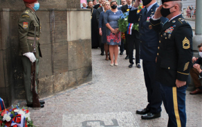 Poctu vzdali i vojenští přidělencí v České republice