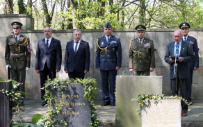 Květnové události roku 1945 si do pražských Vokovic přišli připomenout zástupci Parlamentu ČR, Armády ČR, ČSBS a Česko-ruské společnosti