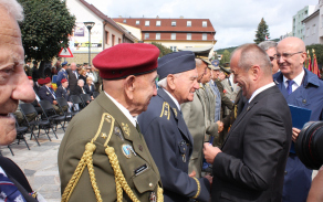 Minister Peter Gajdoš ocenil i válečné veterány generály Emila Bočka a Václava Kuchynku.