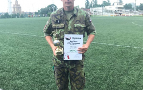 Nejlepší hráč turnaje Miltropa Cup, příslušník Čestné stráže AČR, rotmistr Jiří Razím.