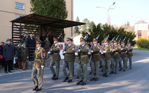 pred_patnacti_lety_neslouzily_u_cestne_straze_acr_zadne_zeny_dnes_jich_tu_slouzi_sedmanct._v_cele_jednotky_porucice_marcela_kratka.jpg