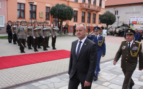 Příchod ministra obrany Petera Gajdoše a náčelníka Generální štábu SR Daniela Zmeka.