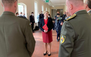 Setkání s primátorkou Berlína Franziskou Giffey v berlínských kasárnách.