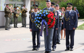Příslušníci 212. taktické letky 21. základny taktického letectva Čáslav během slavnostního aktu