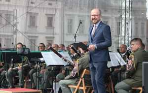 ustredni-hudba-armady-cr-zahrala-klatovanum-ke-dni-rodiny_denik-150-3x22x.jpg