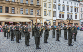 Vojenská hudba Bratislava pod vedením mjr. Borise Hokiny představila krásnou směs slovenských lidových melodií